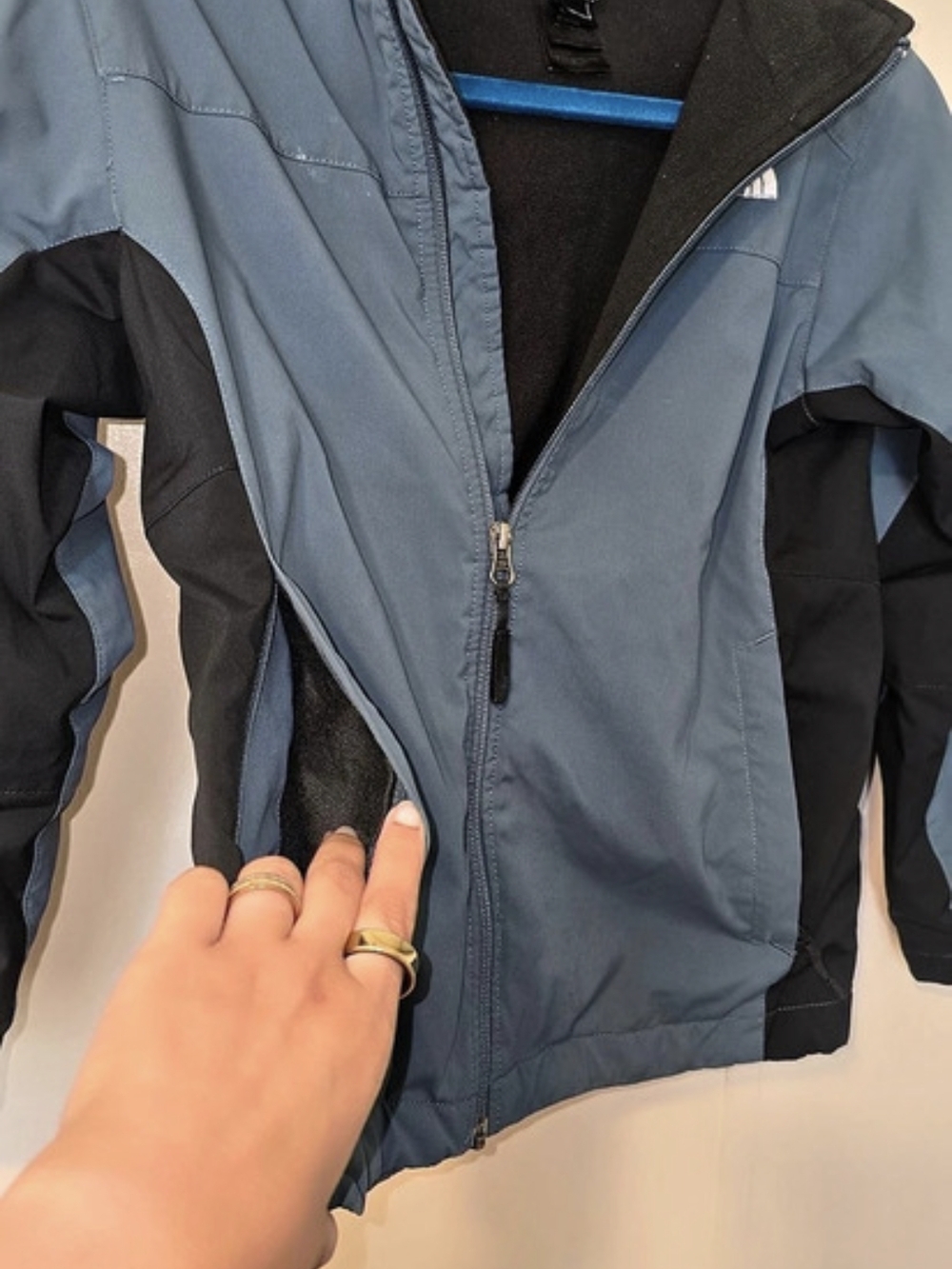Jacket - Picture 2 of 7